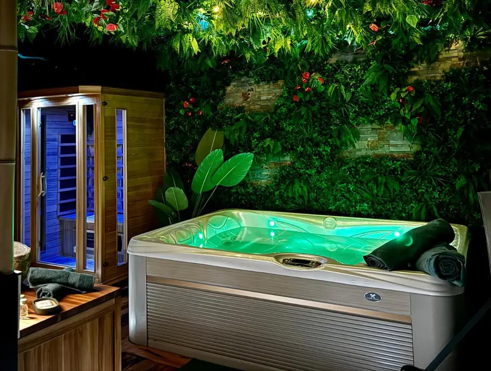 Jungle Love Room