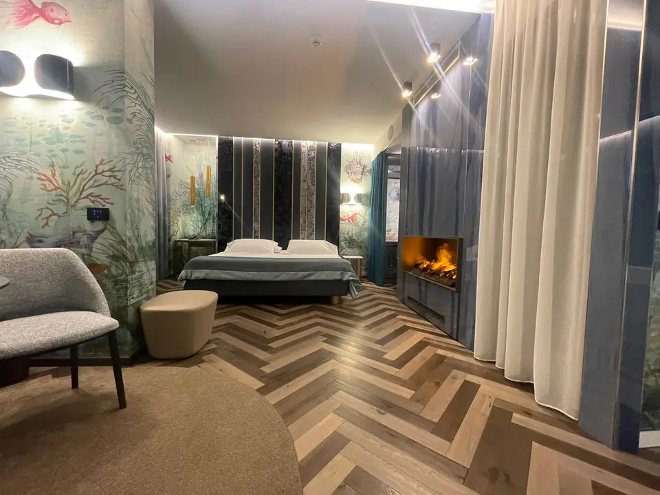 Iris Hotel
