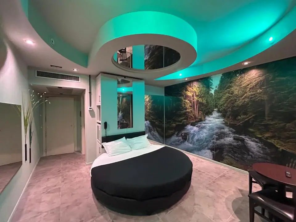 Silk Motel