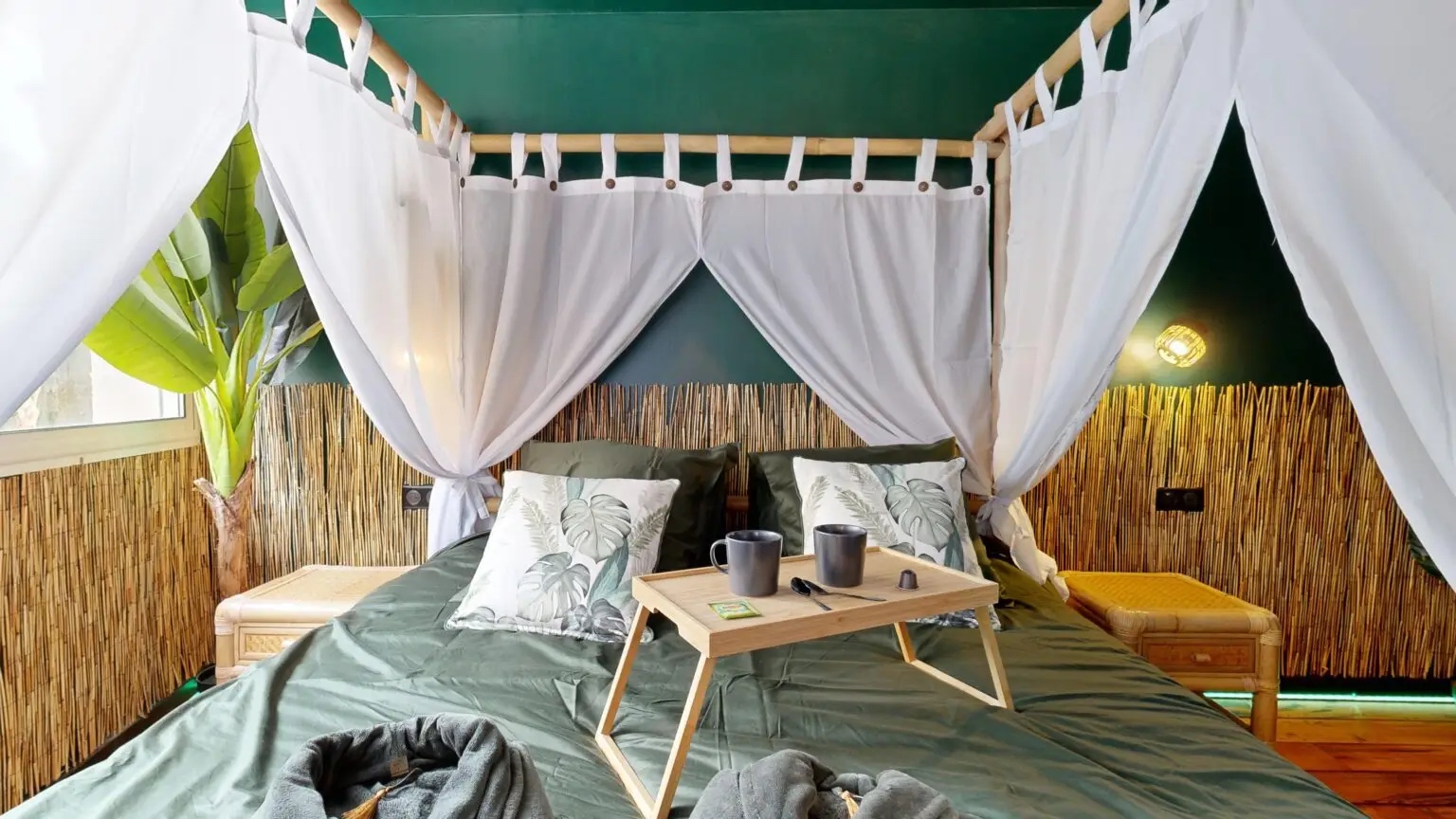 Jungle Love Room