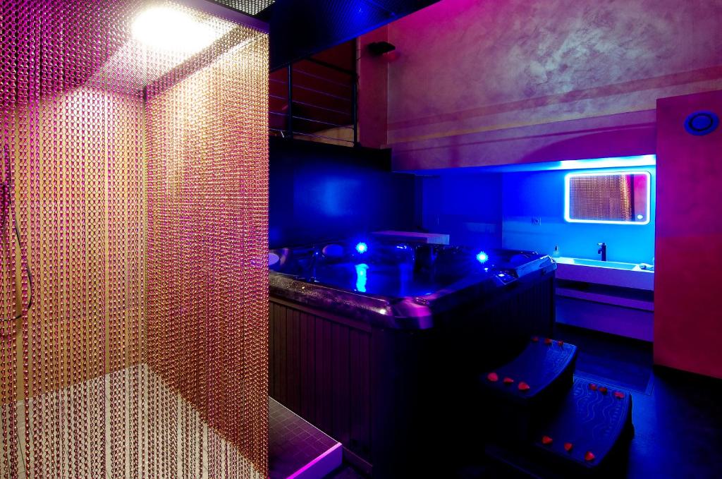 Mieuxqualhotel jacuzzi privatif Love room